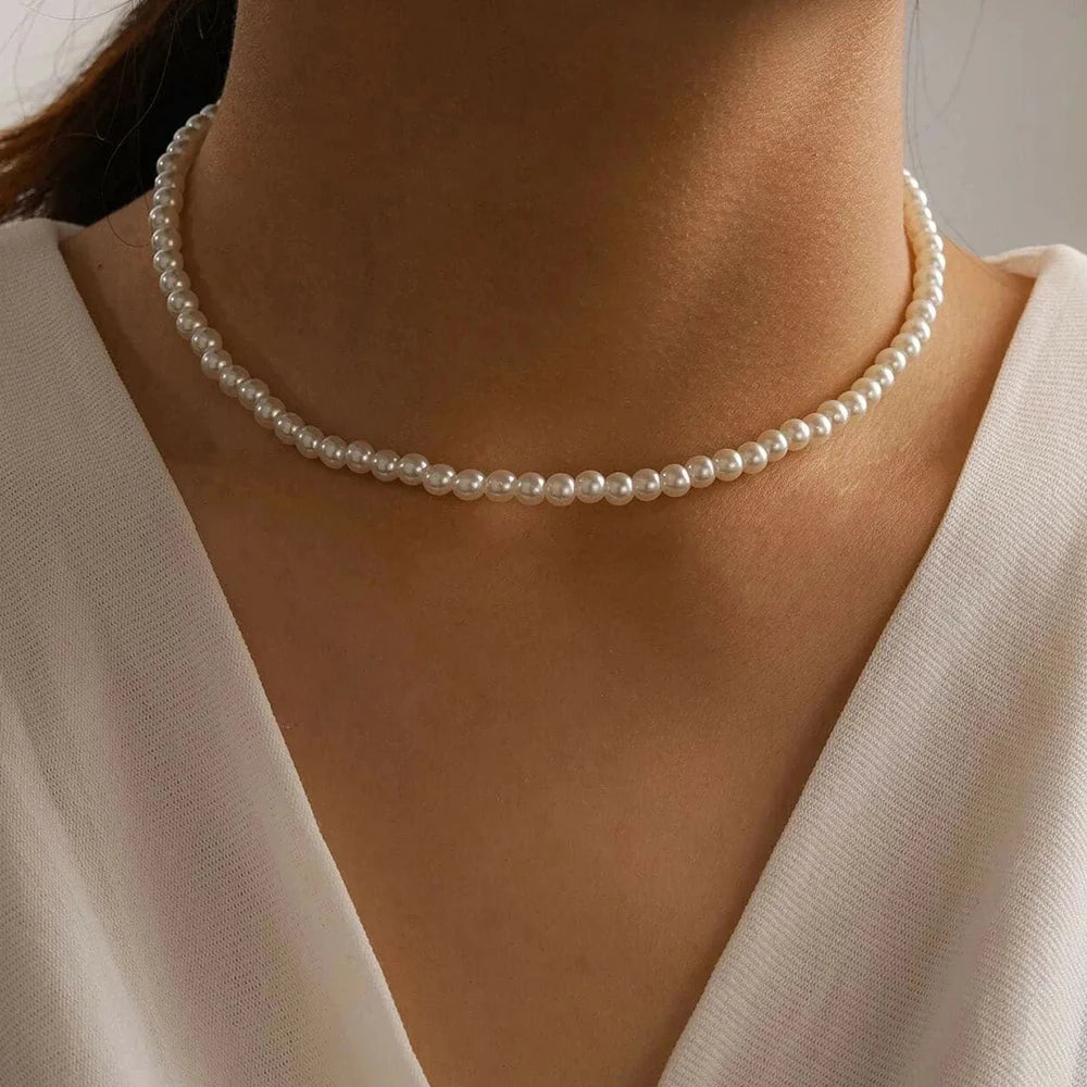 Collana di perle bianche